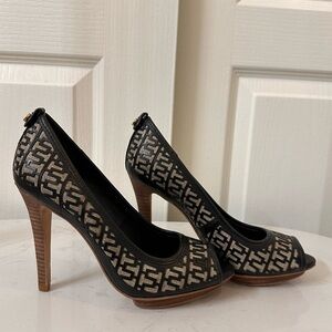 Tory Burch Black Patterned Heels size 7.5 - new